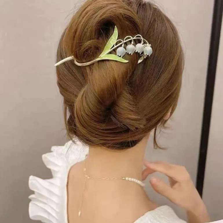 Dainty Floral Hair Claw Clip