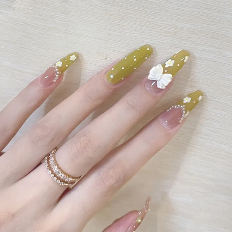 Dolly Press On Nails