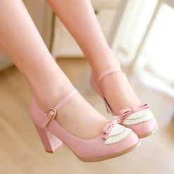 Elegant Lace Pumps