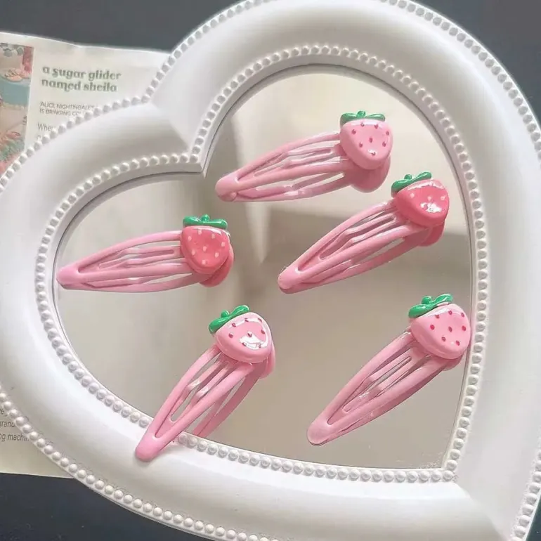 Kawaii Strawberry Clippies
