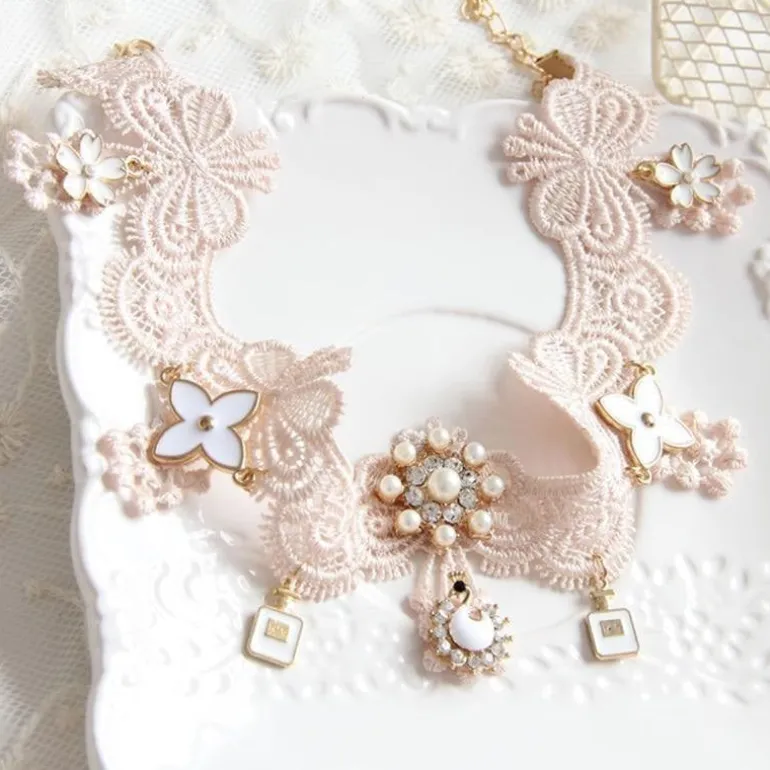 Lady In Lace Collar