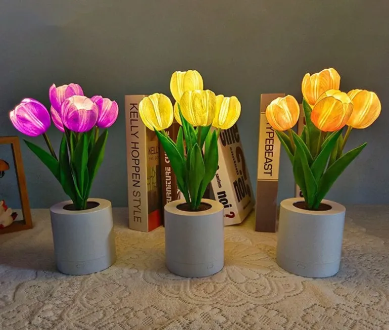 Light-Up Sunflower Desk Lamp