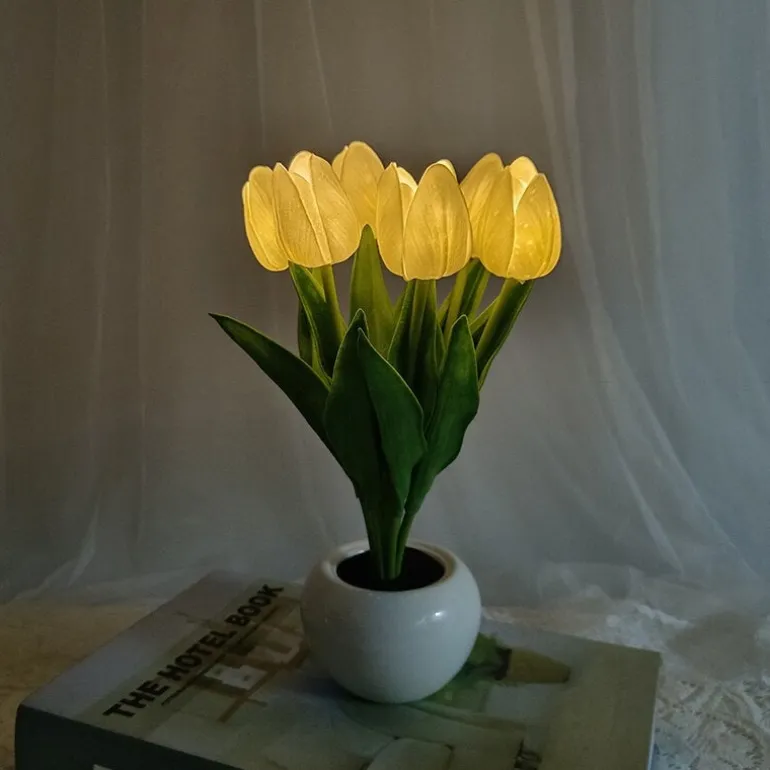 Light-Up Sunflower Desk Lamp
