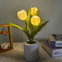 Light-Up Sunflower Desk Lamp