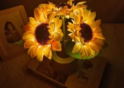 Light-Up Sunflower Desk Lamp