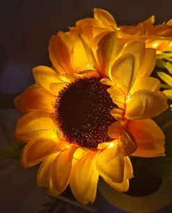 Light-Up Sunflower Desk Lamp