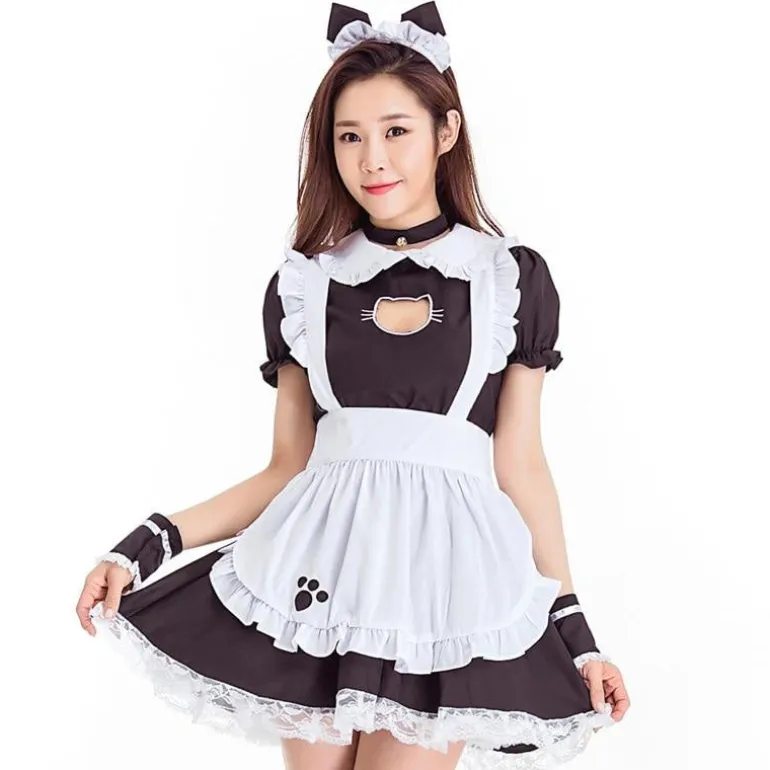 Neko Maid Cafe Cosplay