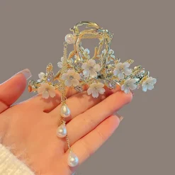 Pearl Floral Hair Claw Clip