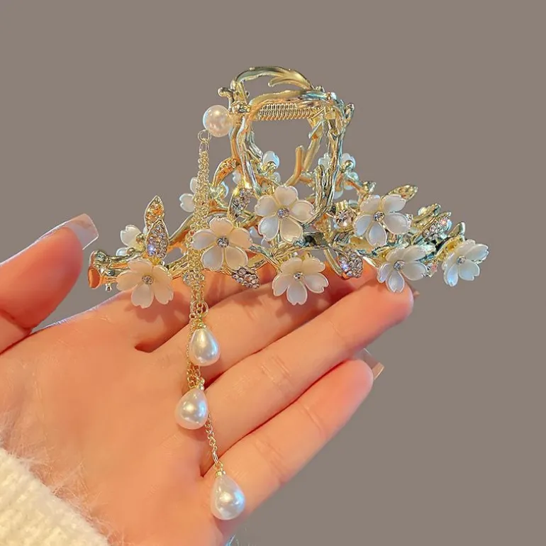 Pearl Floral Hair Claw Clip