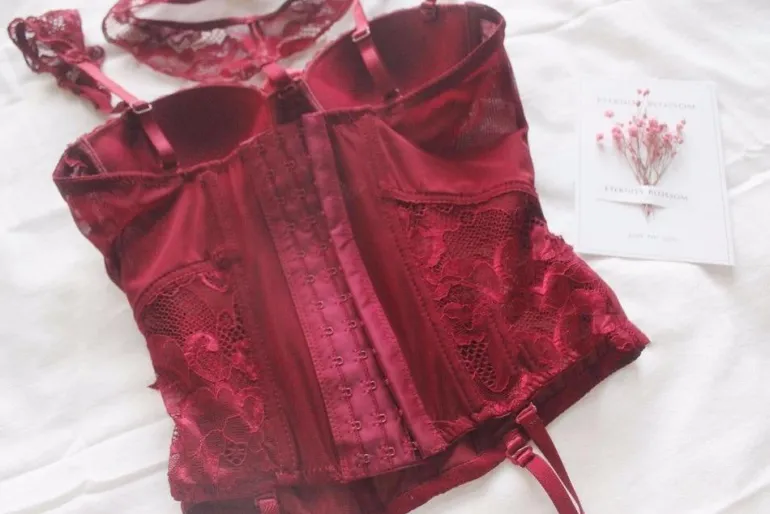 Regal Lingerie Set