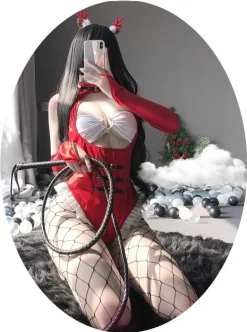 Santas Minion Cosplay