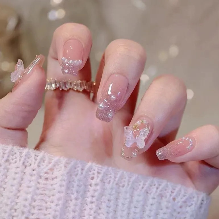 Short Angelic Press On Nails