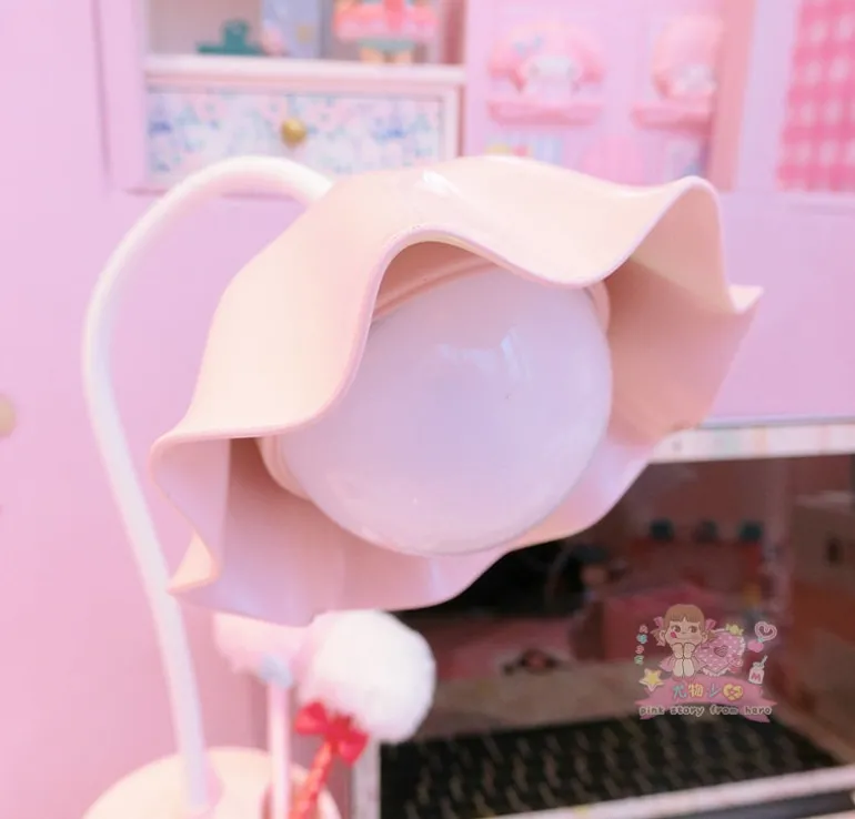 Tulip Desk Lamp