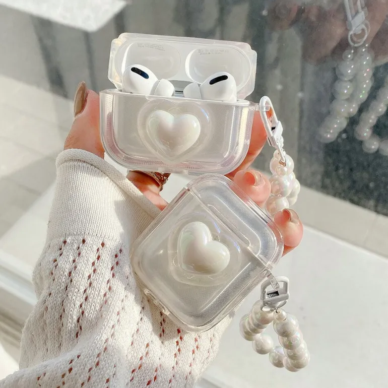 White Heart AirPods Case and Chain