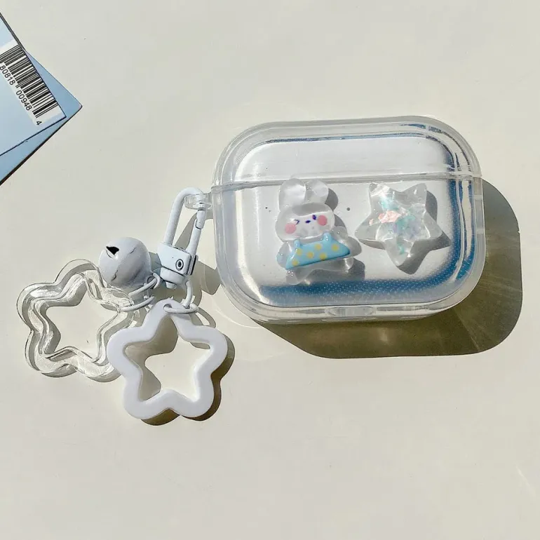 White Heart AirPods Case and Chain